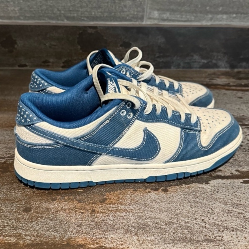 Nike Dunk Low Retro Se: Summit White/Industrial Blue